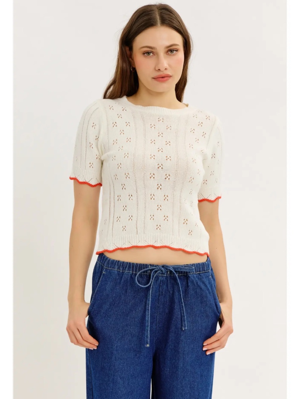 NWT Cropped White Eyelet Knit Top with Red Scallop Trim - Picture 1 of 8